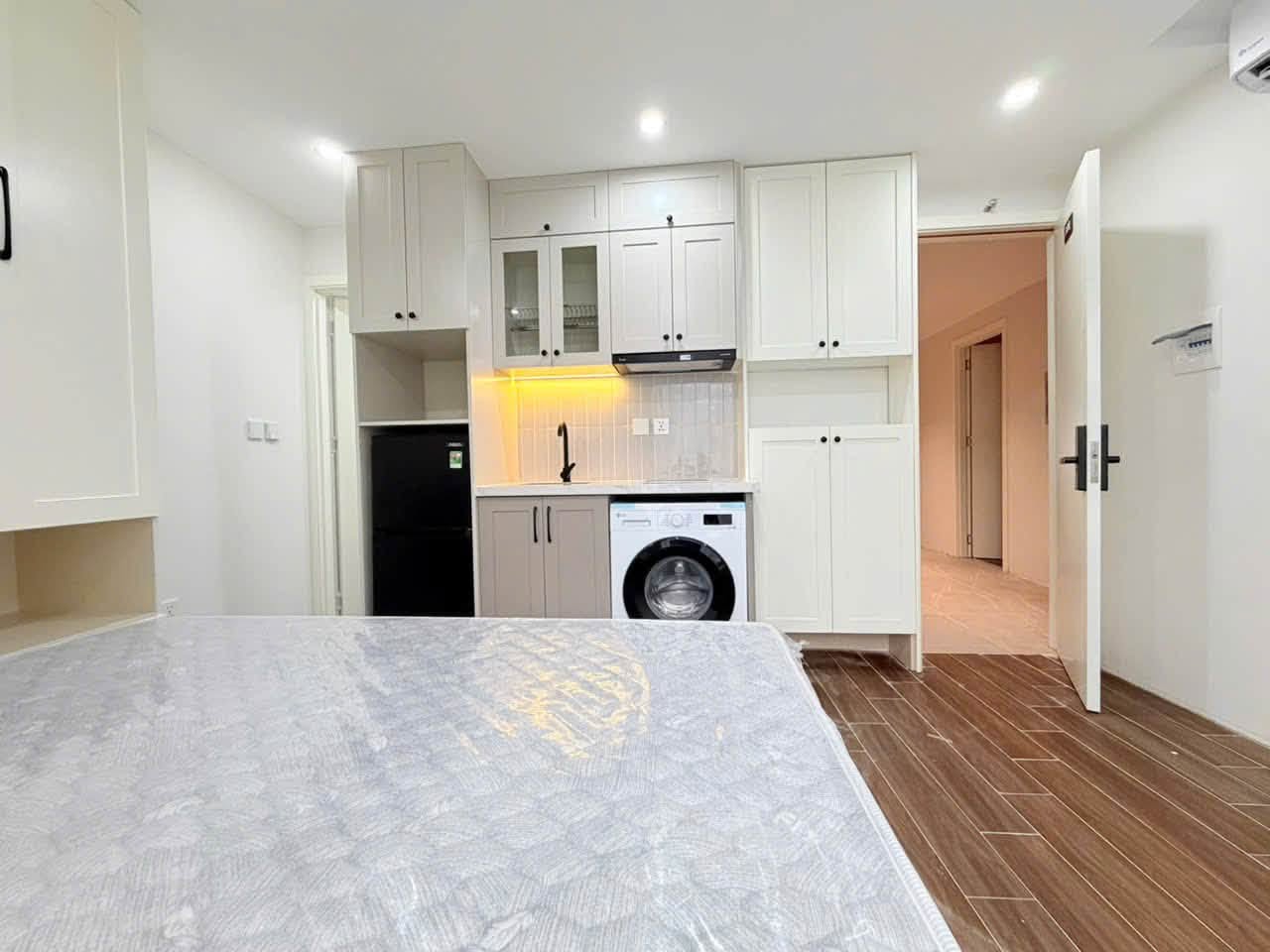 TÒA CĂN HỘ HOÀNG HOA THÁM - 10 TẦNG CÓ HẦM - CÁCH PHỐ 50M